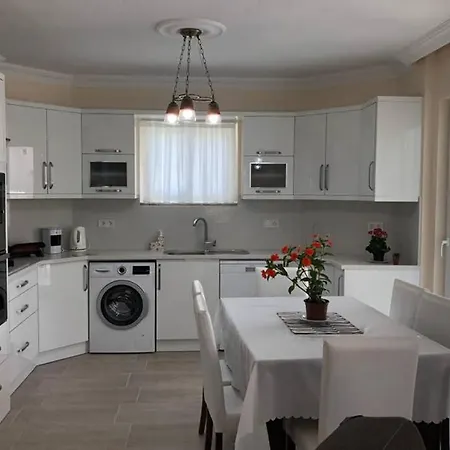 Veli Villa Ortaca